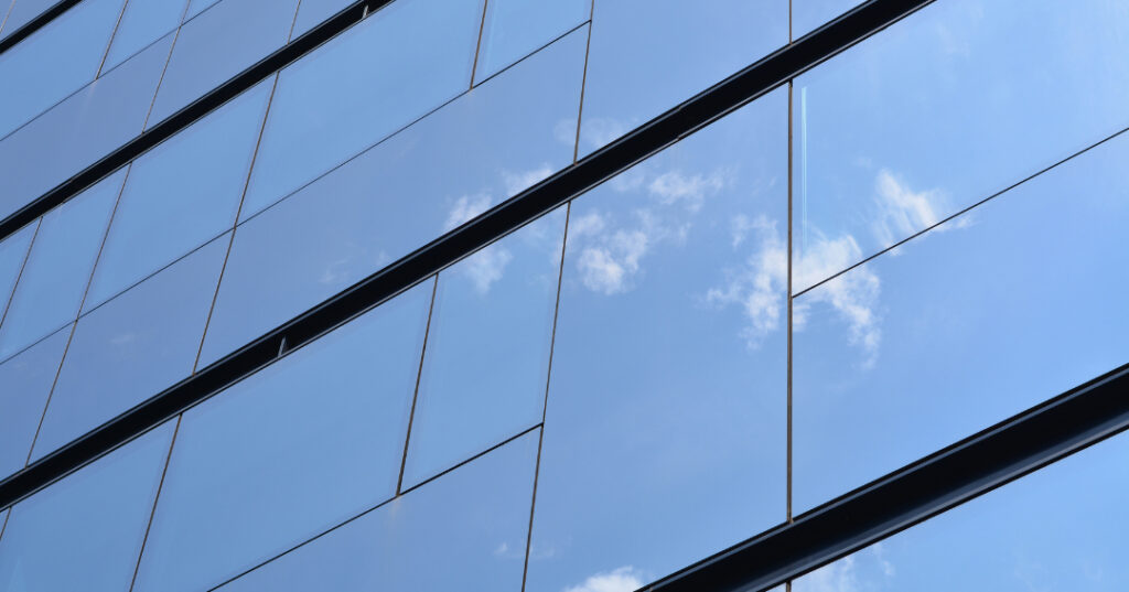 fachada de vidro em Cotia