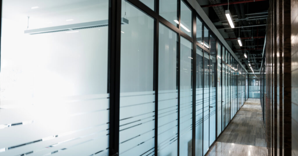 parede de vidro em Cotia